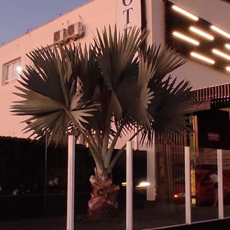 Vespasiano Hotel Telemaco Borba Exterior photo