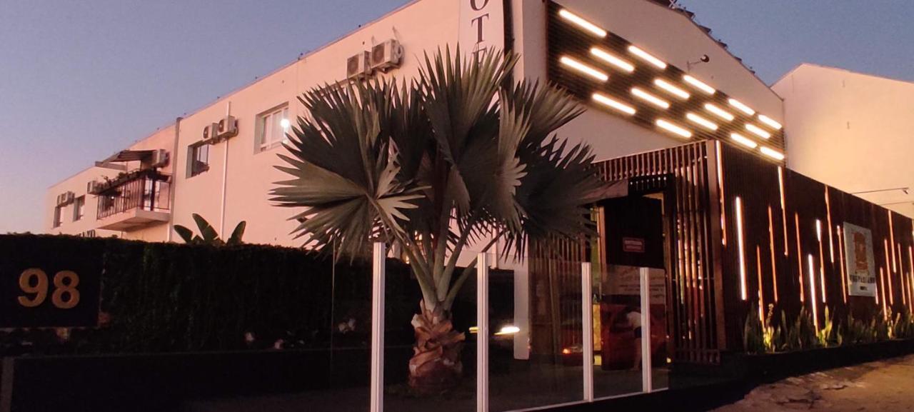 Vespasiano Hotel Telemaco Borba Exterior photo