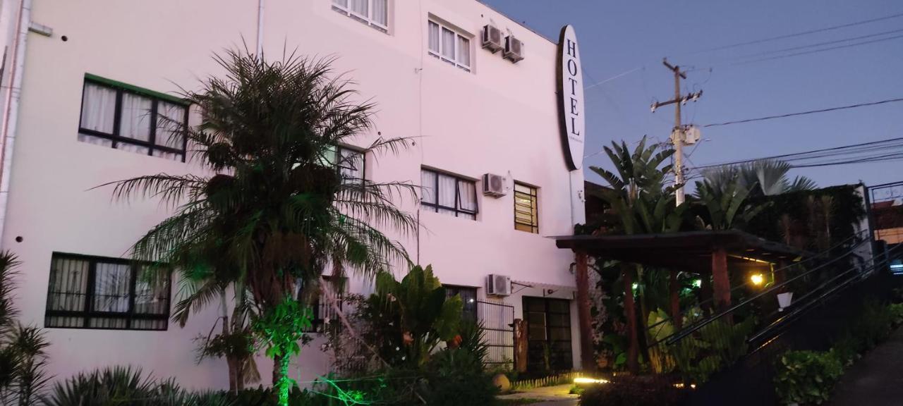 Vespasiano Hotel Telemaco Borba Exterior photo